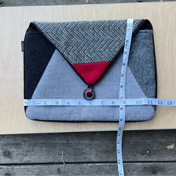 Baabaazuzu Upcycled Wool Pouch Tote Case Bag - Picture 9 of 15